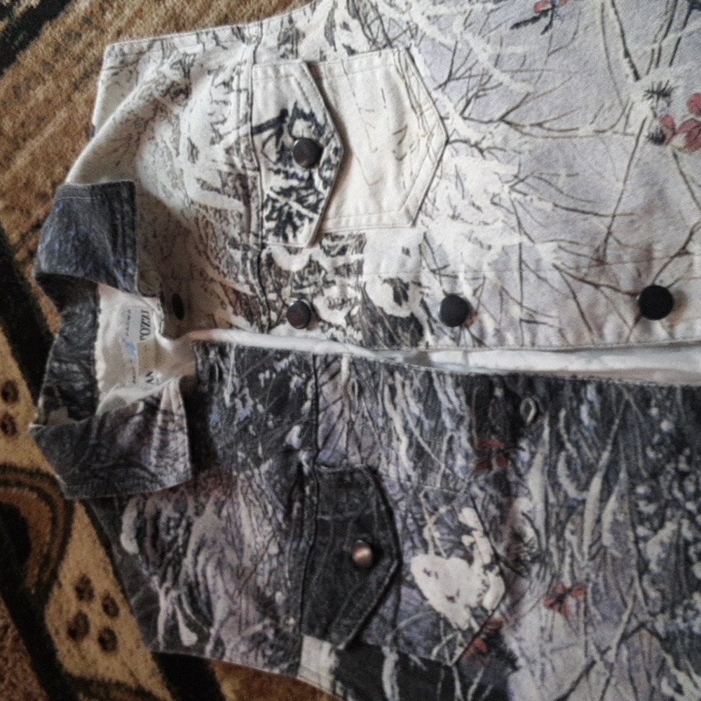 Vest - Picture 12 of 13